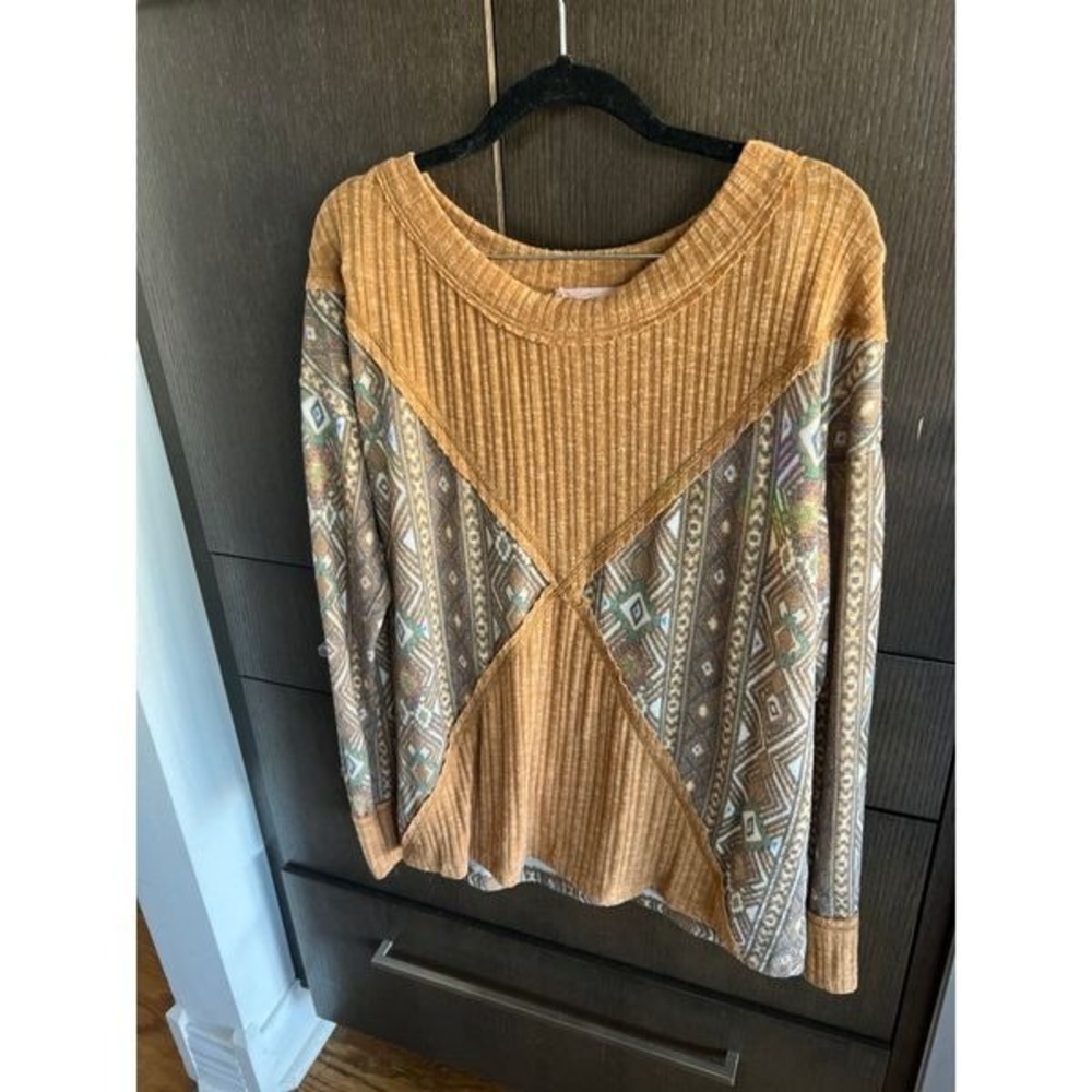 Boutique Yellow Aztec printed long sleeve top size‎ XL